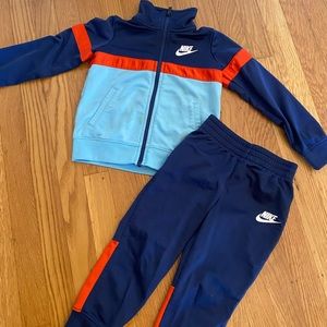 3T Nike sweatsuit.